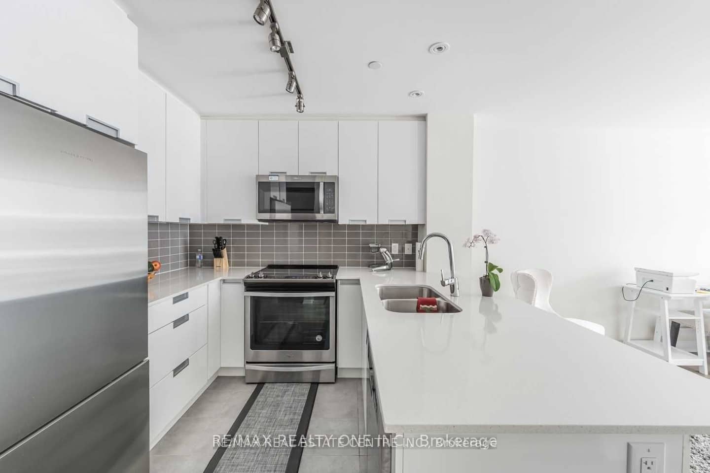 5025 Four Springs Avenue 112, Mississauga, ON L5R 0G5