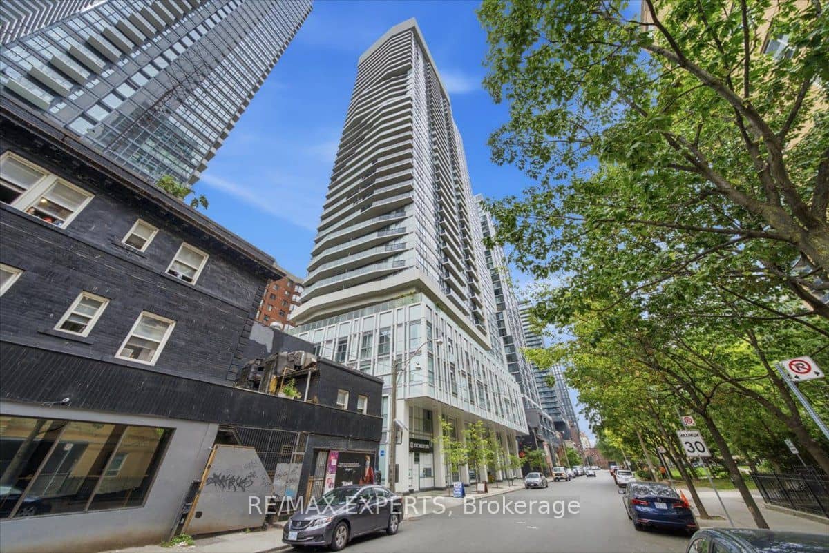 77 Mutual Street 401, Toronto, ON M5B 0B9