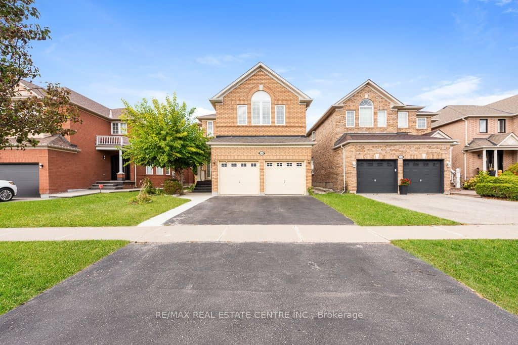 3696 Waterfall Crescent, Mississauga, ON L5N 8G8