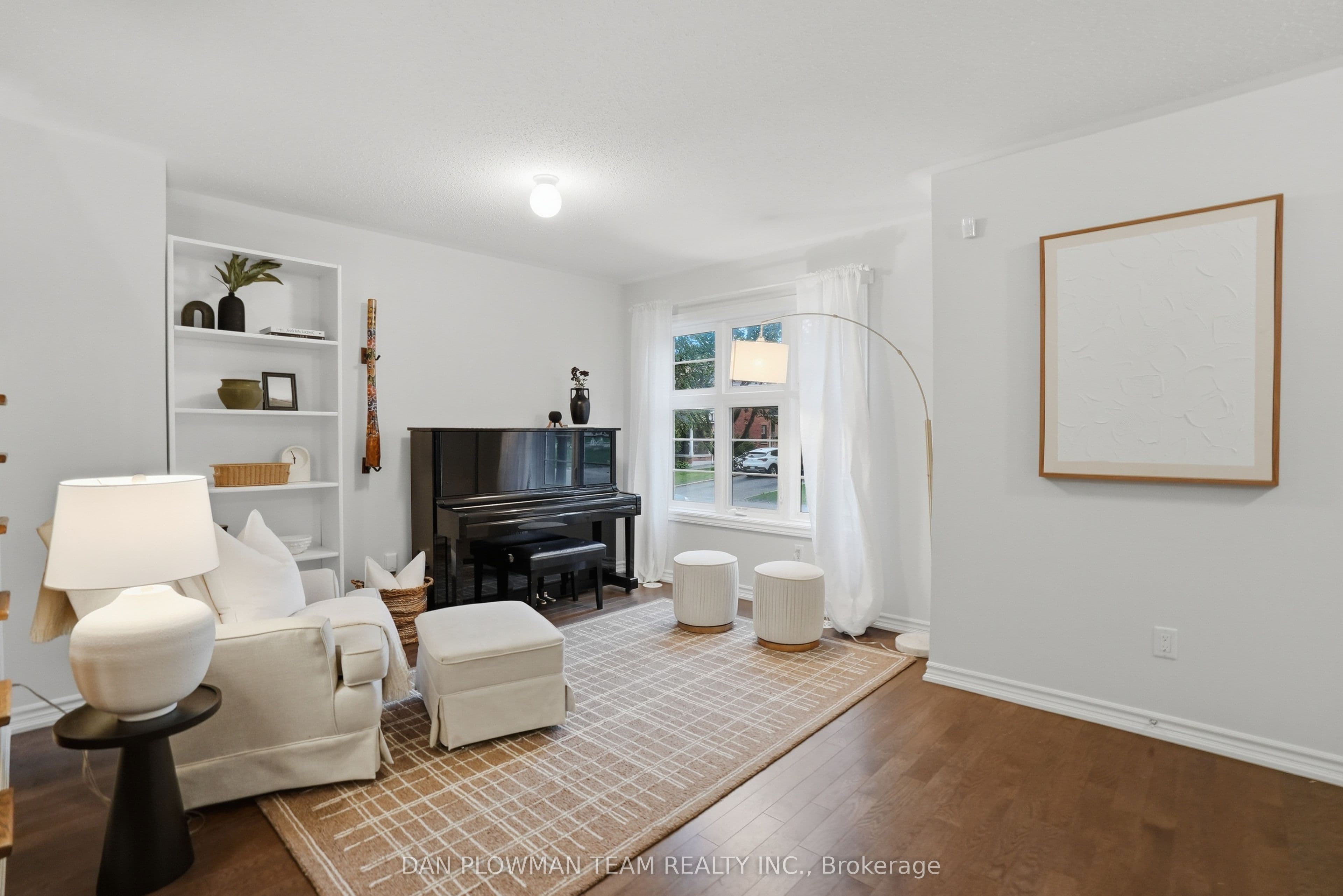 14 Cornerside Way, Whitby, ON L1M 0L8