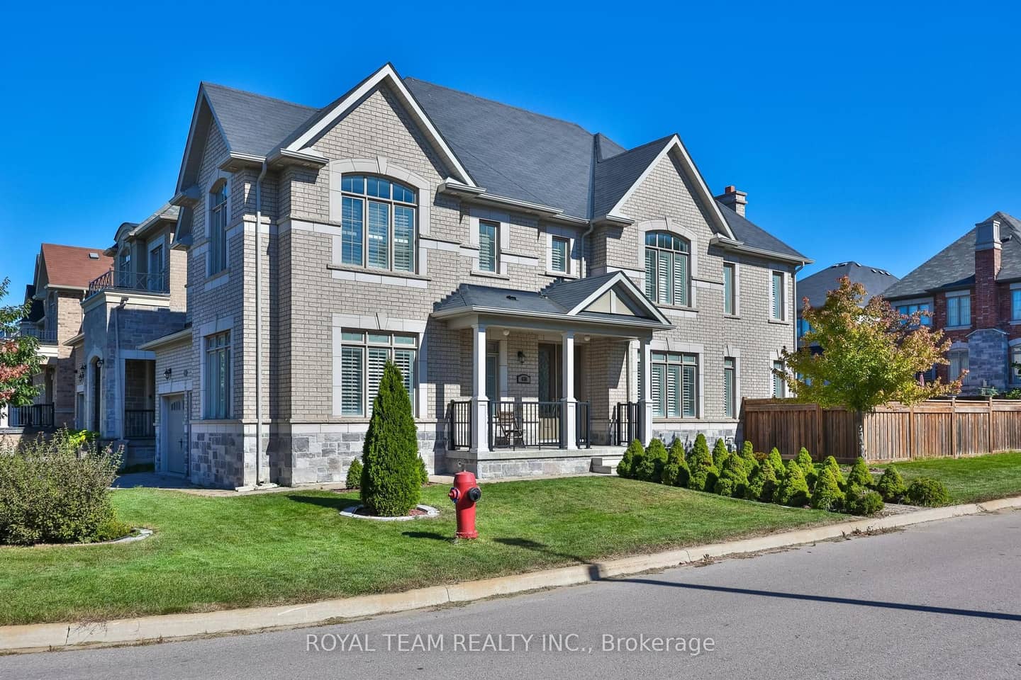 636 Mcgregor Farm Trail, Newmarket, ON L3X 0H3