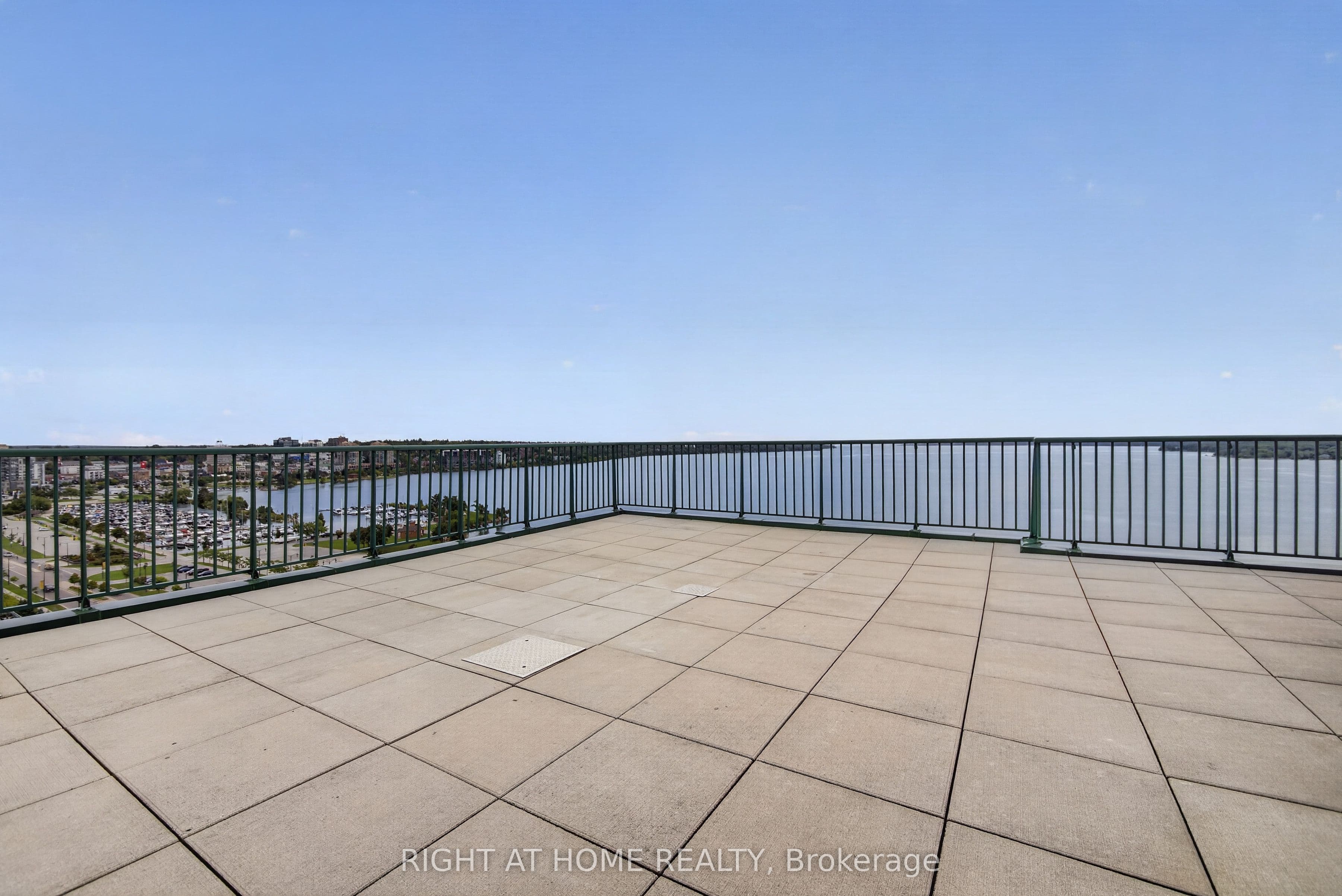 65 Ellen Street 1402, Barrie, ON L4N 3A5