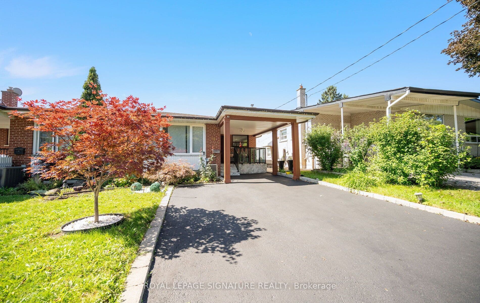 14 Dixington Crescent, Toronto, ON M9P 2M1