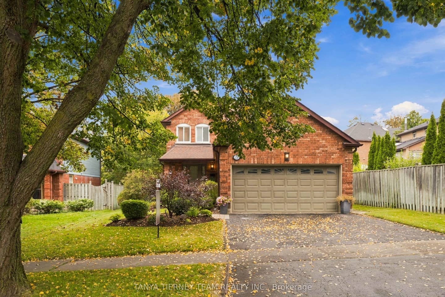 25 Coulton Court, Whitby, ON L1N 7A9