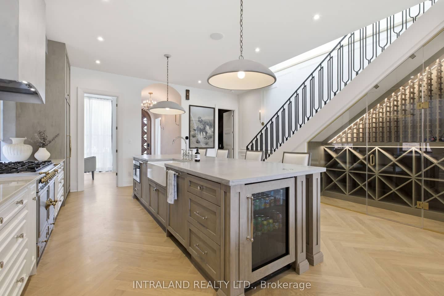 39 Chandos Avenue, Toronto, ON M6H 2E6