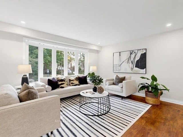 12 Sir Pellias Terrace, Markham, ON L3P 2Z8