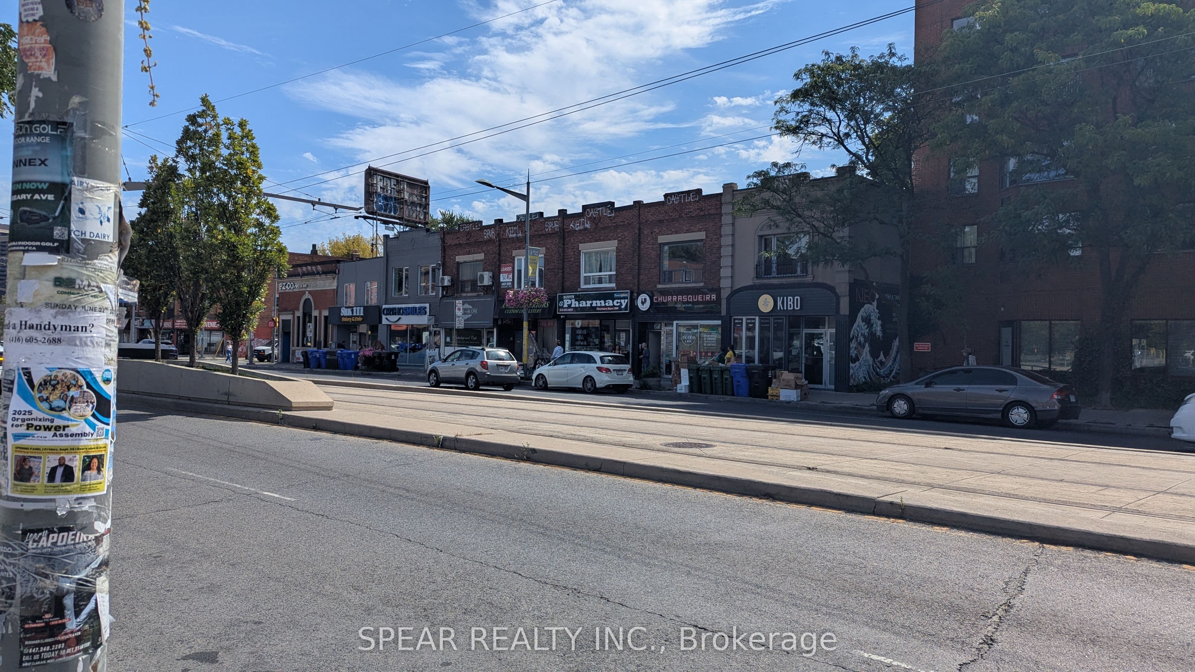 693 St Clair Avenue W, Toronto, ON M6C 1B2