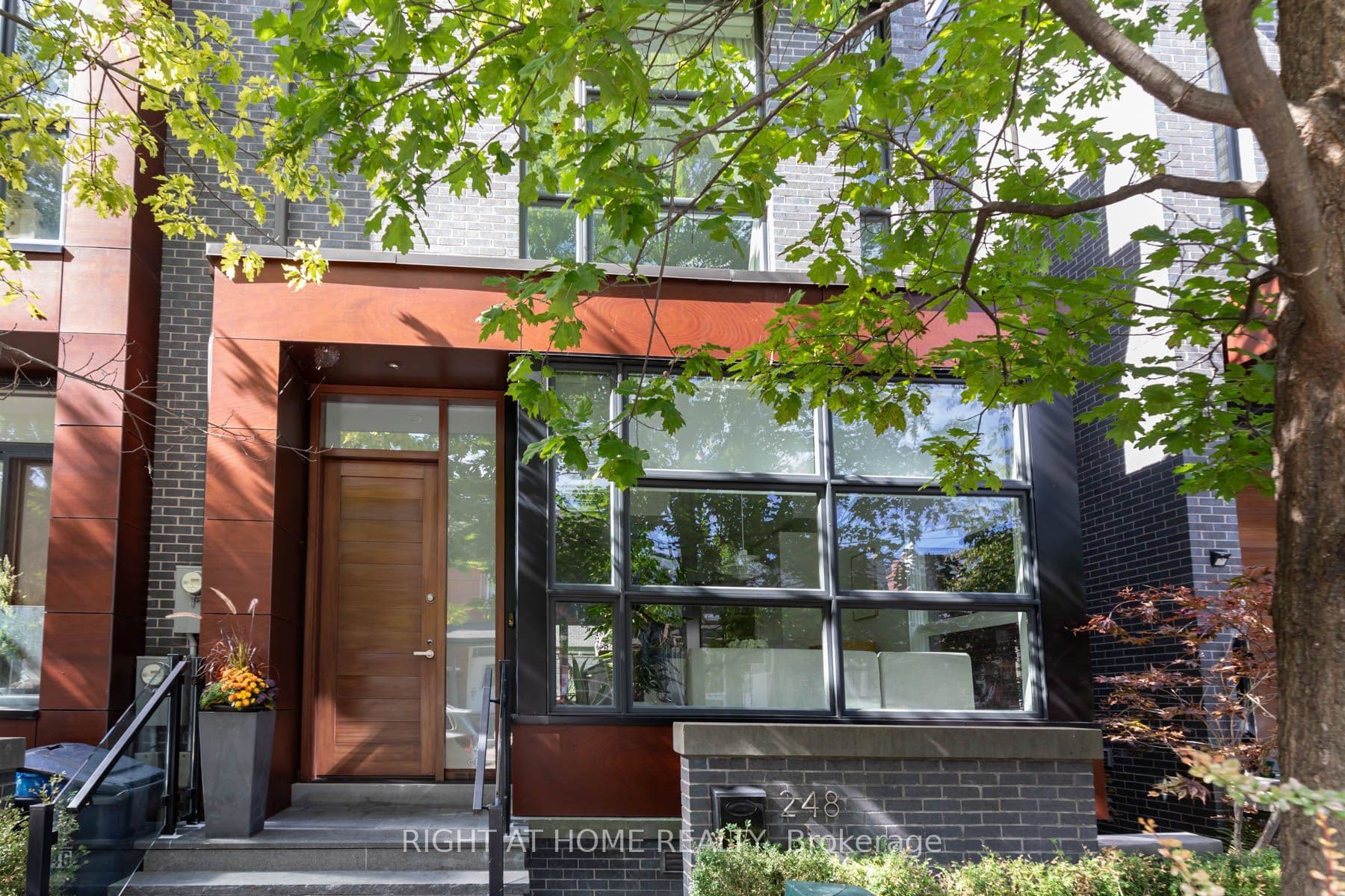 248 MANNING AVE Manning Avenue, Toronto, ON M6J 2L7