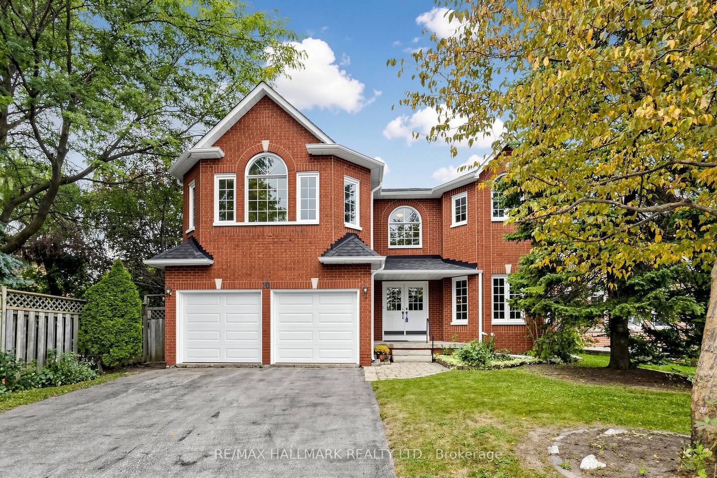 10 Driftwood Court, Richmond Hill, ON L4E 3K8