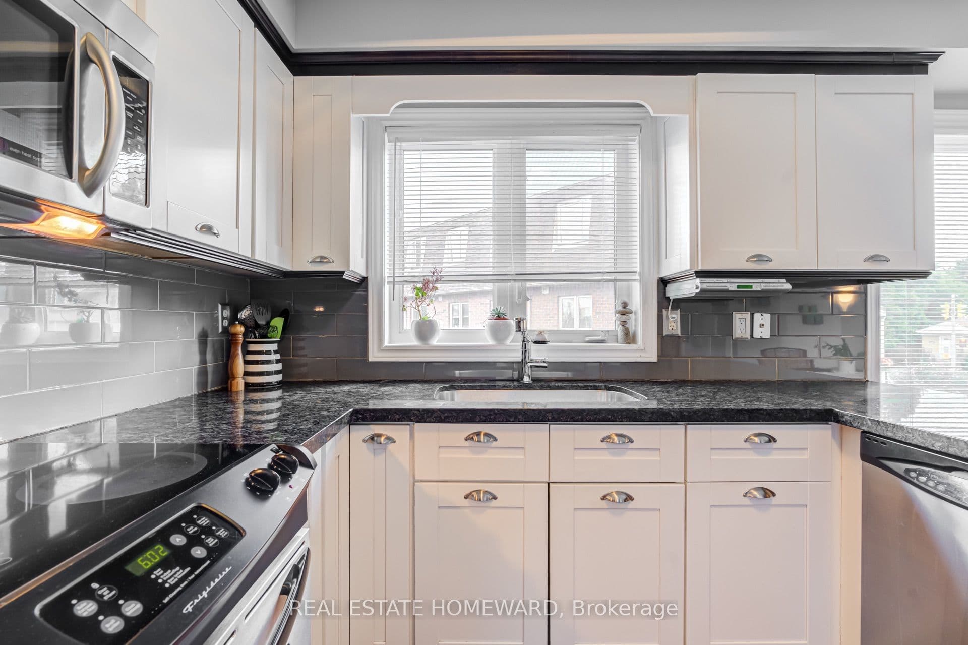 5A Falmouth Avenue, Toronto, ON M1K 4M5