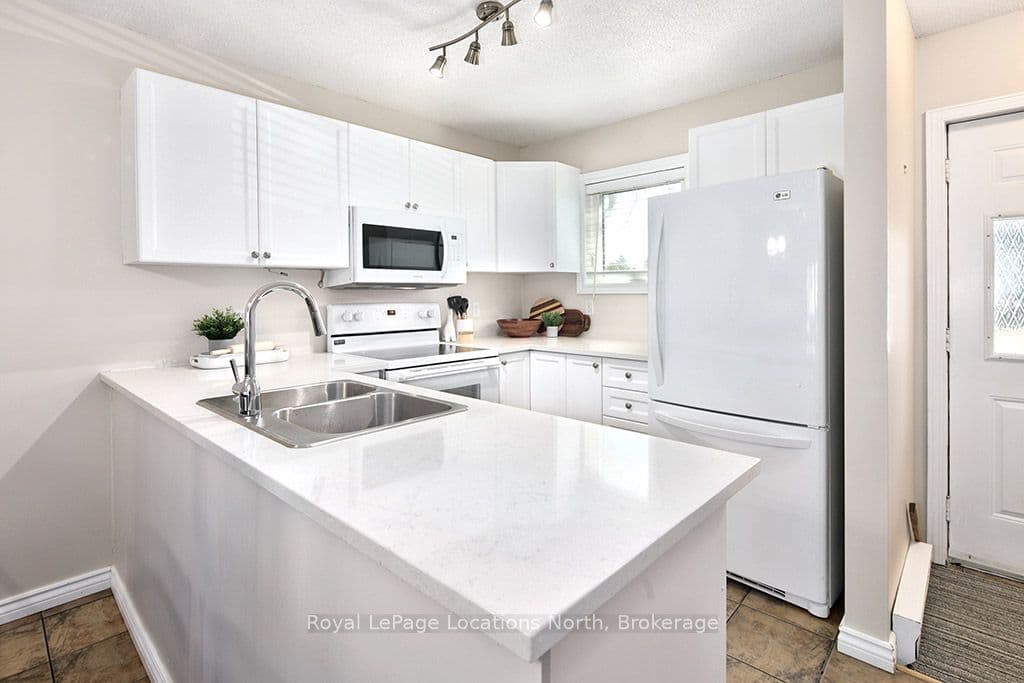 100 Alice Street W 52, Blue Mountains, ON N0H 2P0