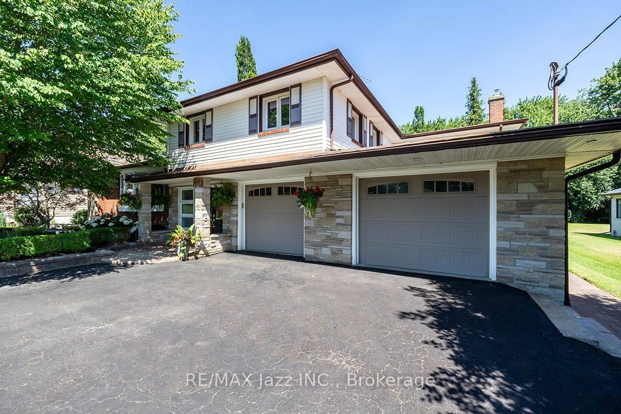 624 Roselawn Avenue, Oshawa, ON L1L 1B2