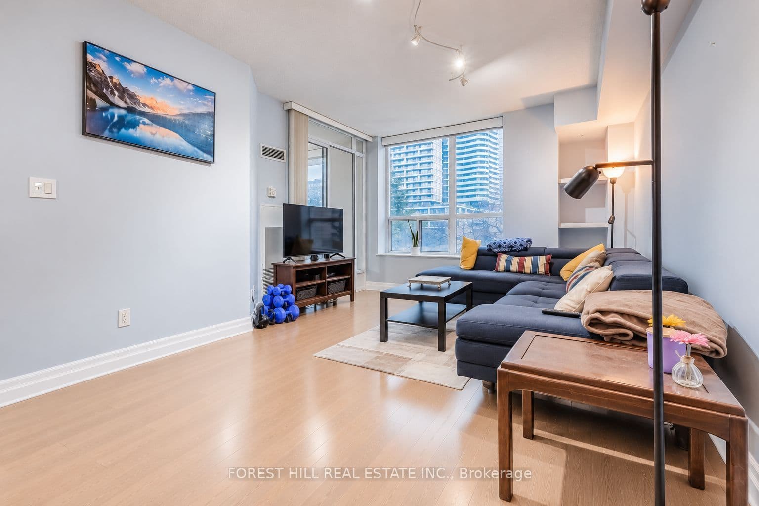 70 Alexander Street 305, Toronto, ON M4Y 3B6
