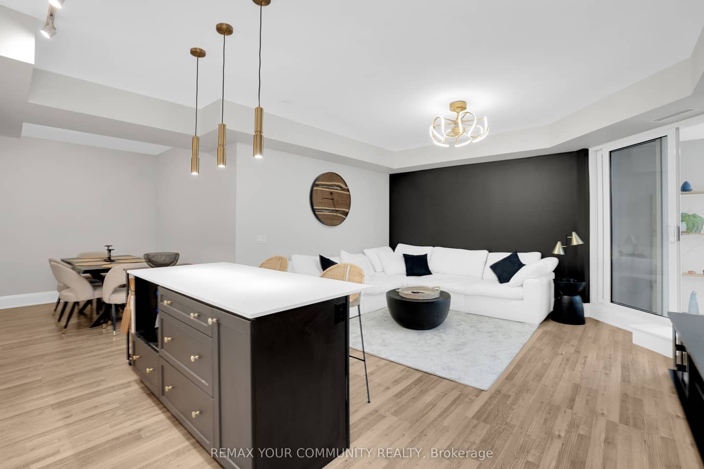 9085 Jane Street 523, Vaughan, ON L4K 0L8