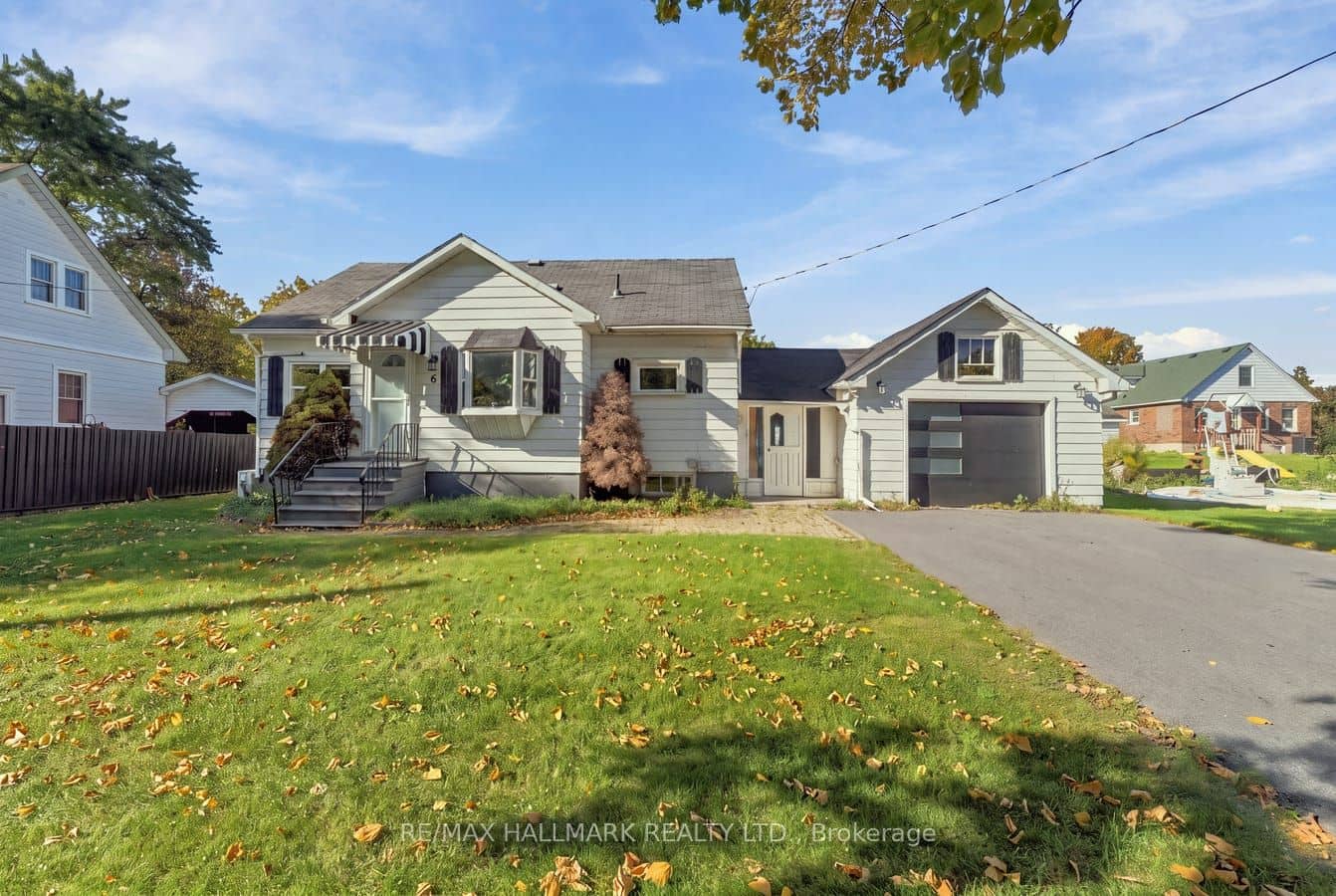 6 Albert Street, Whitby, ON L1M 1A1