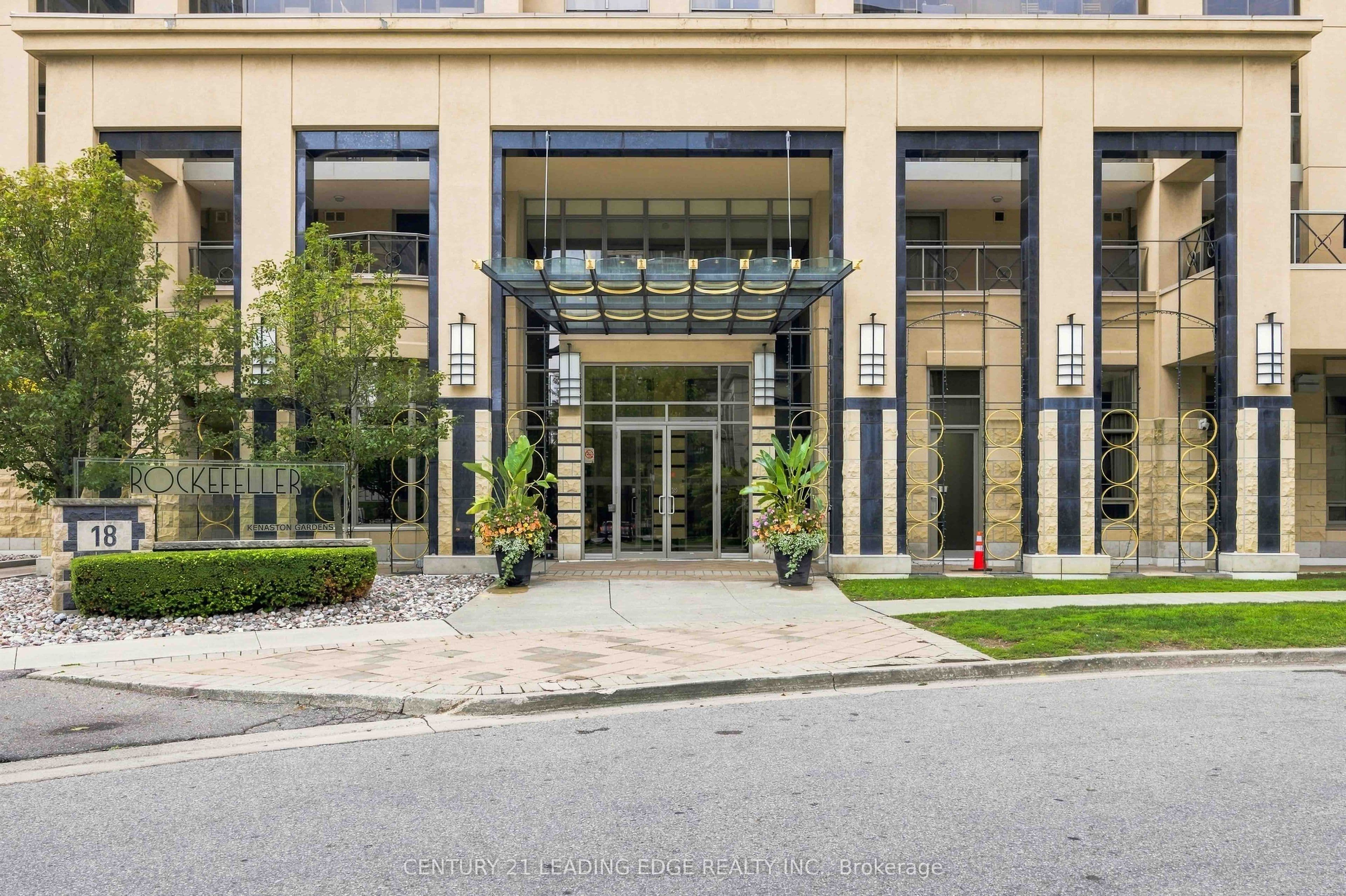 18 Kenaston Gardens 212, Toronto, ON M2K 3C7