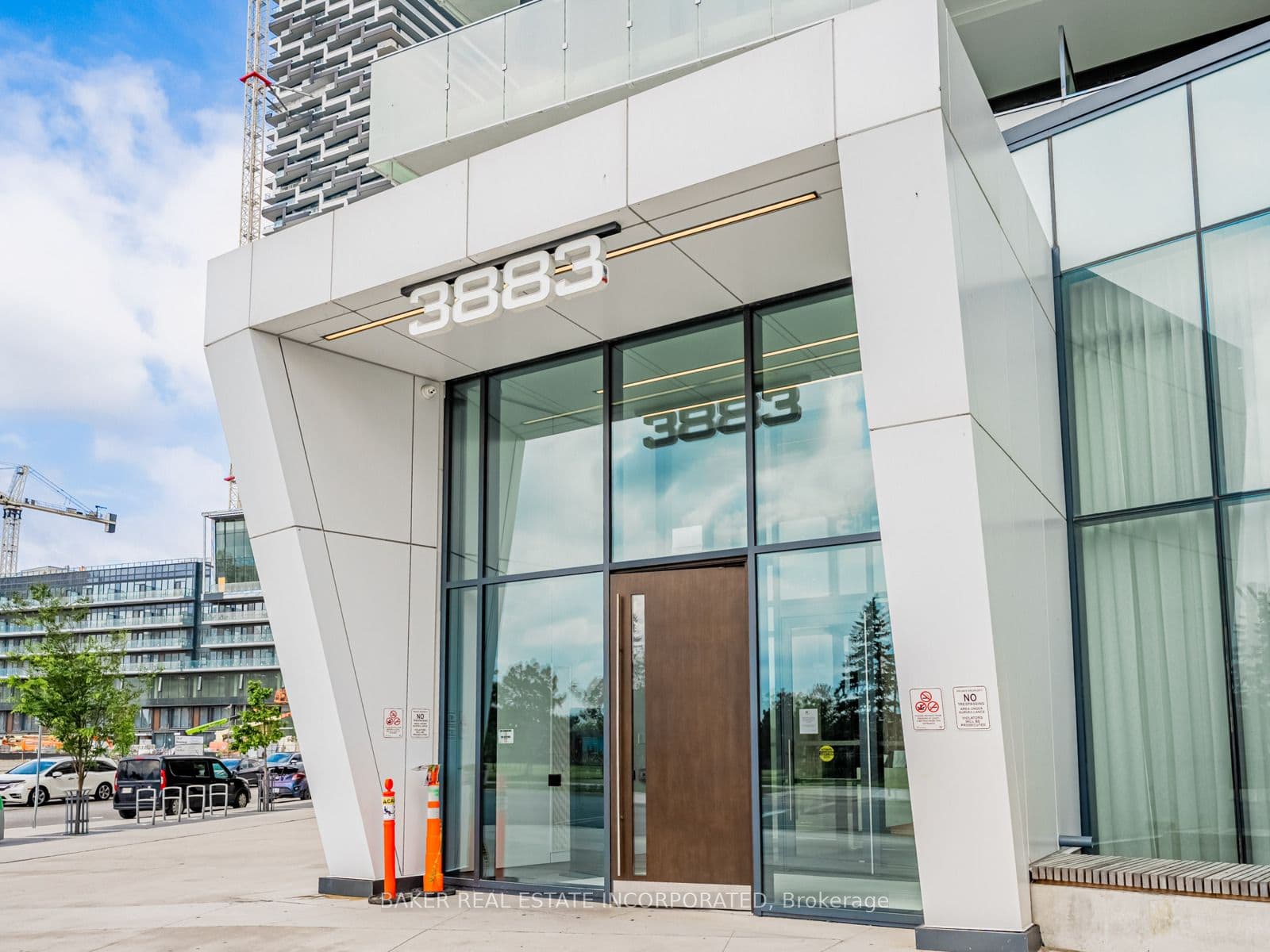 407 Webb Drive TH 12, Mississauga, ON L5B 0M4