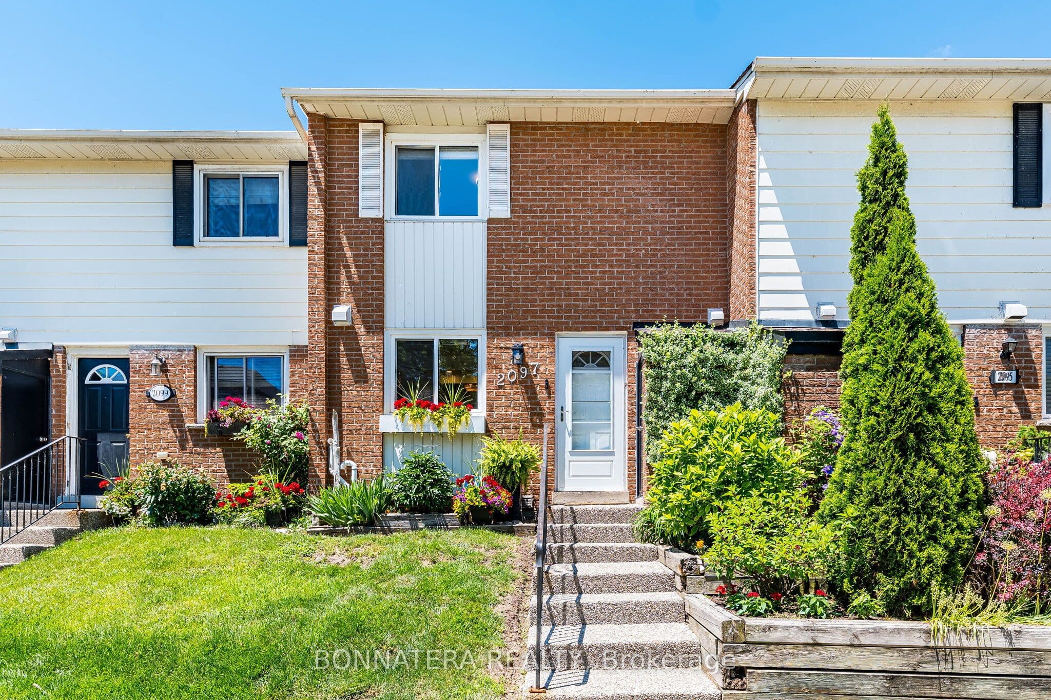 2097 Marine Drive, Oakville, ON L6L 1B8