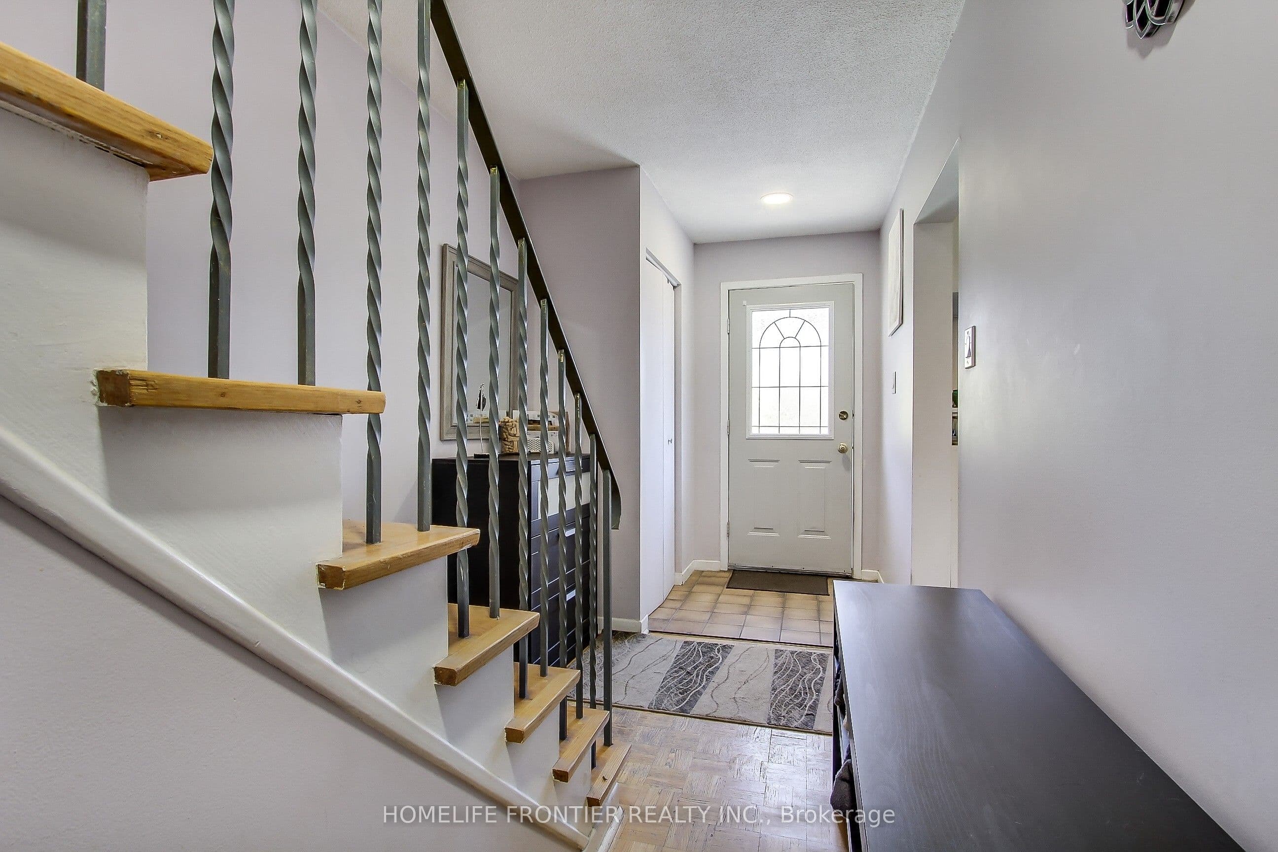 5 Penwick Crescent, Richmond Hill, ON L4C 5B3