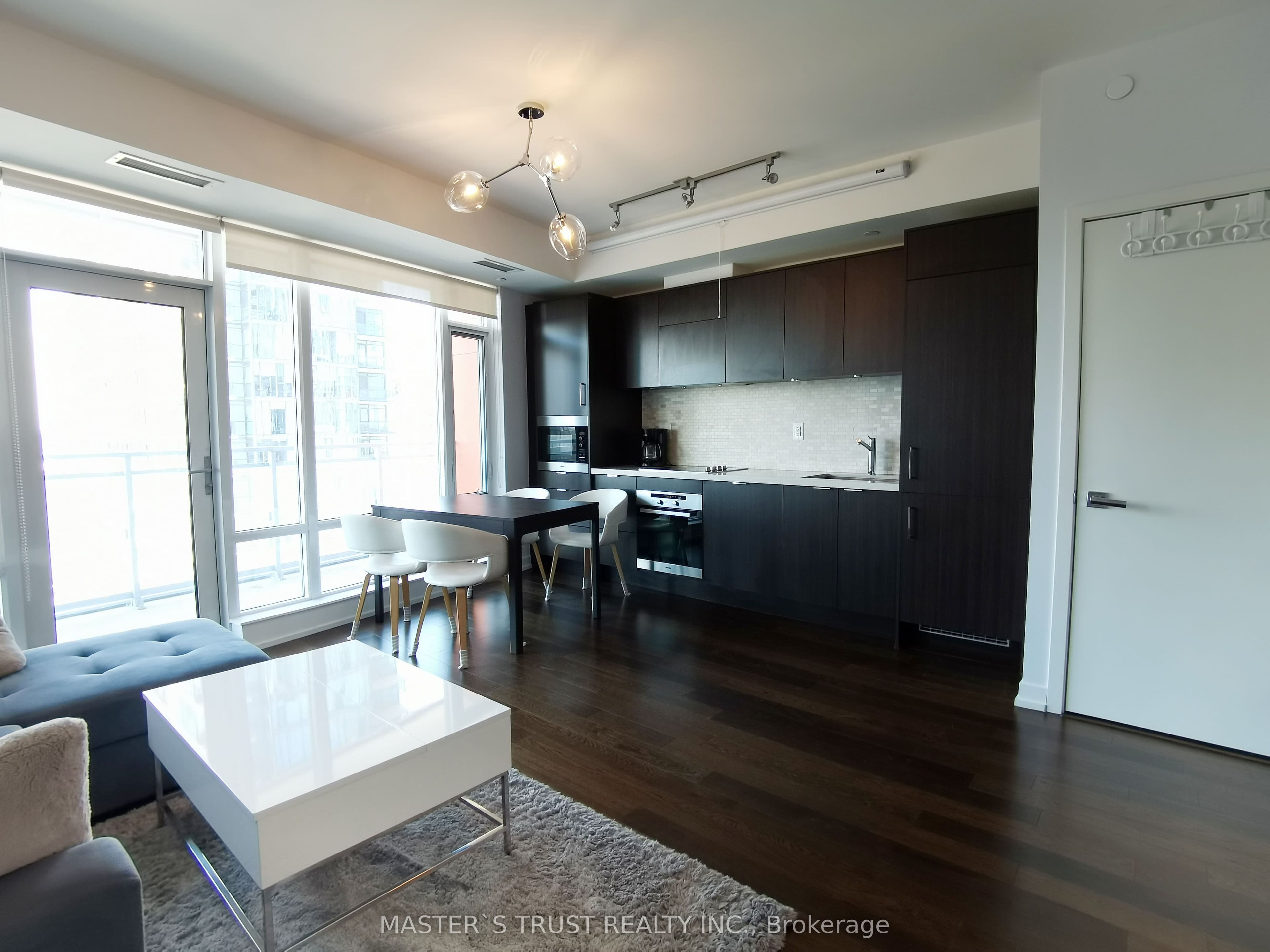 21 Widmer Street 2805, Toronto, ON M5V 0B8