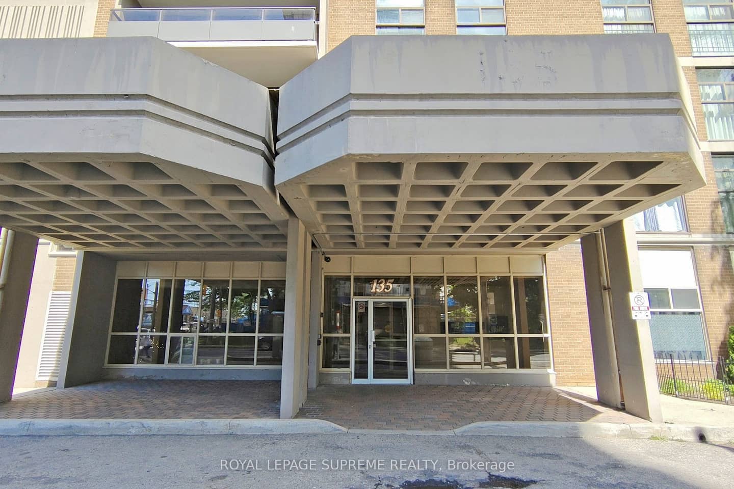 135 Marlee Avenue 401, Toronto, ON M6B 4C6