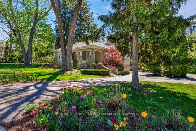 41 Kennedy Street W, Aurora, ON L4G 2L6