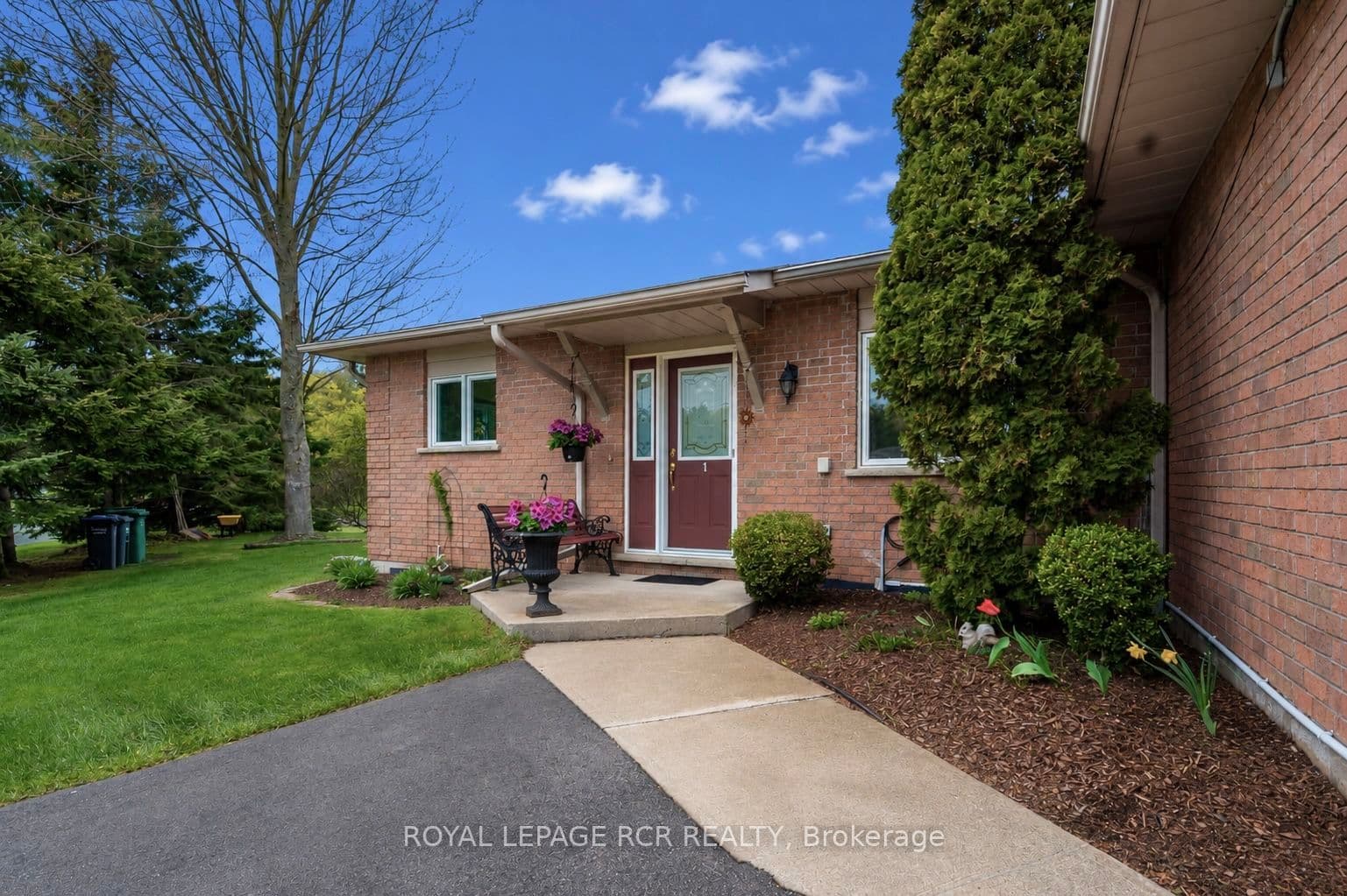 28 Reddington Drive 1, Caledon, ON L7E 0E4