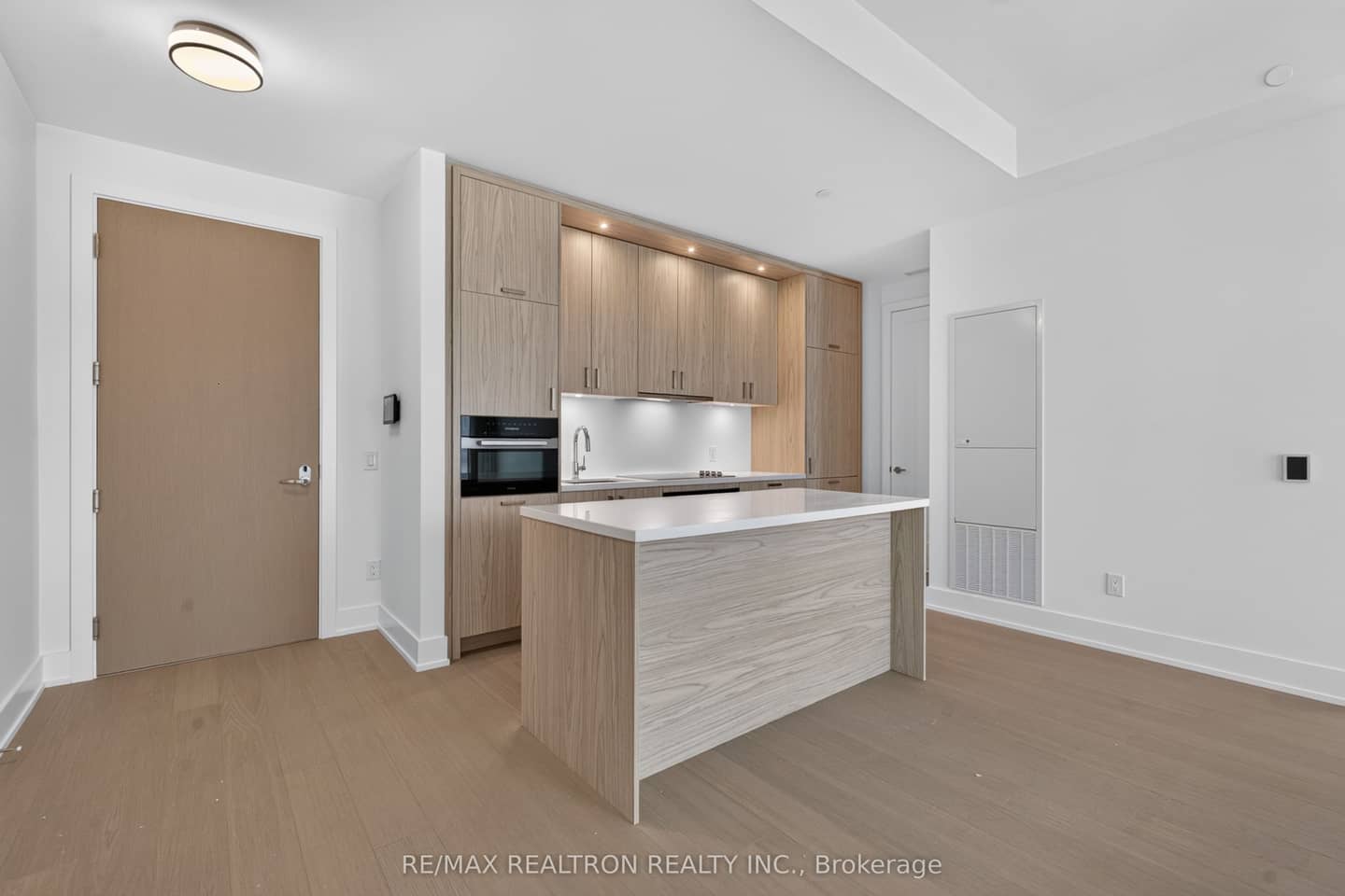 397 Royal Orchard Boulevard 108, Markham, ON L3T 0H3