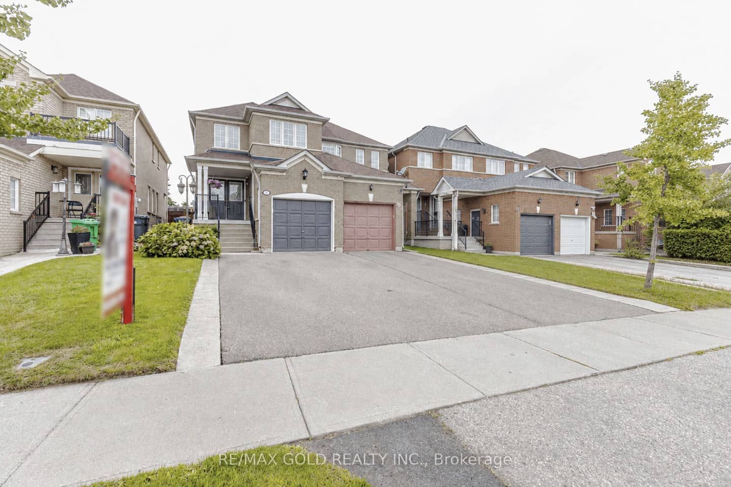 36 Summerdale Crescent, Brampton, ON L6X 4V8