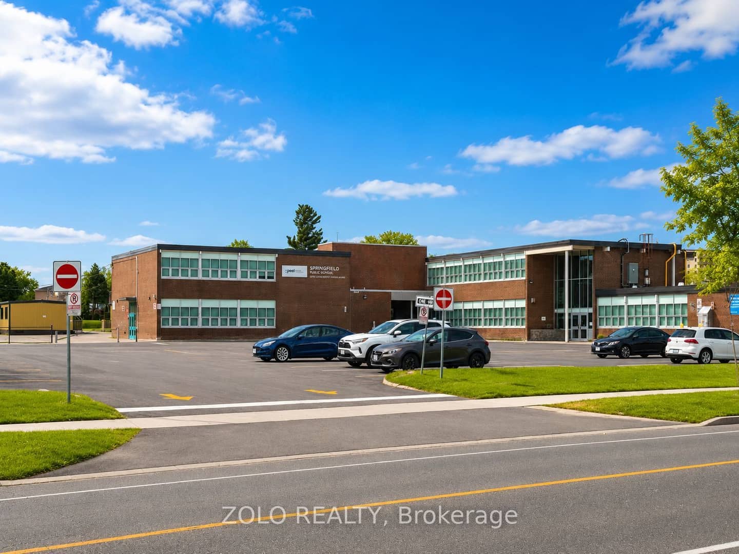 3250 The Credit Woodlands 16, Mississauga, ON L5C 2J6