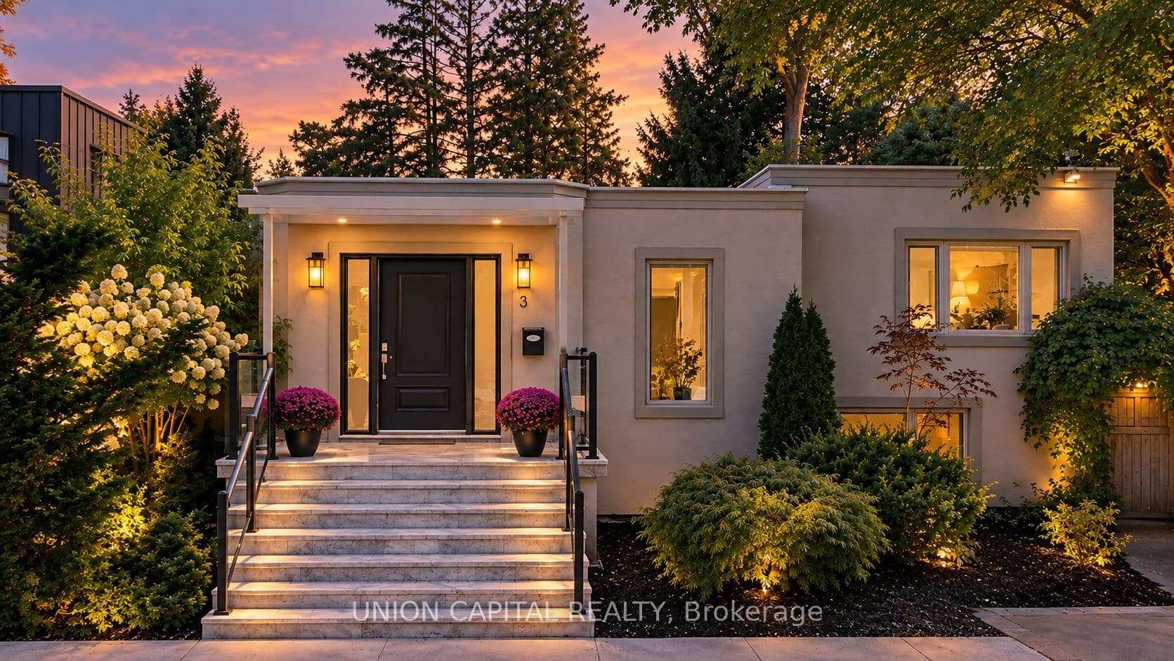 3 Elton Crescent, Toronto, ON M8W 2X9
