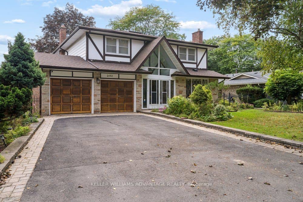 2192 Castlestone Court, Mississauga, ON L5B 1Y1