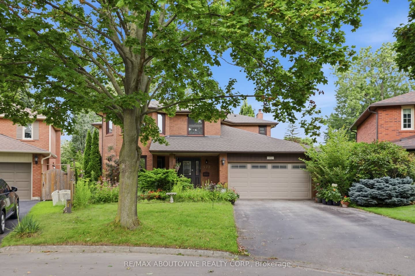 572 Harmony Avenue, Burlington, ON L7N 3S8