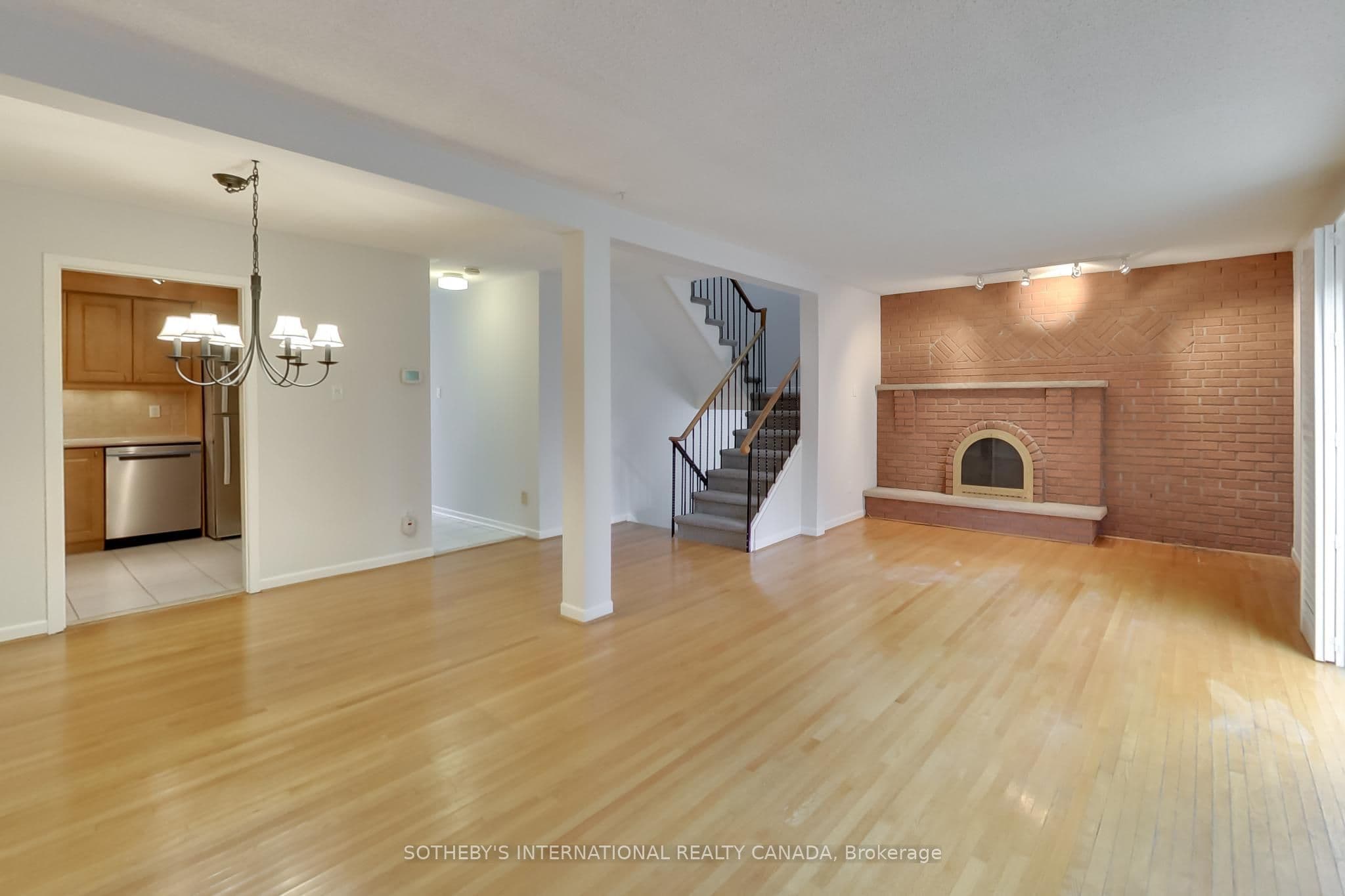 1397 Royal York Road 17, Toronto, ON M9A 4Y9
