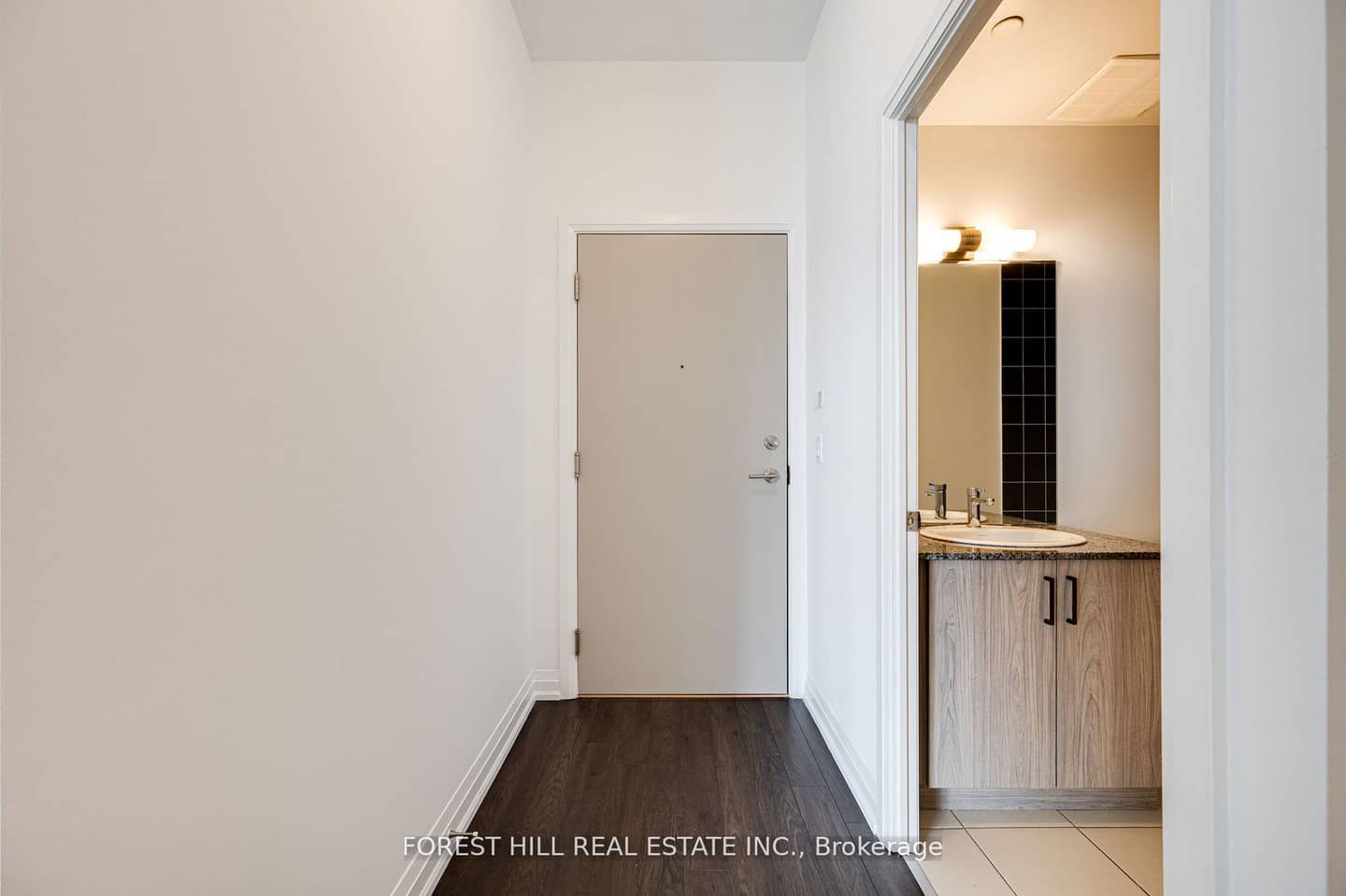 20 Meadowglen Place 826, Toronto, ON M1H 2Y5