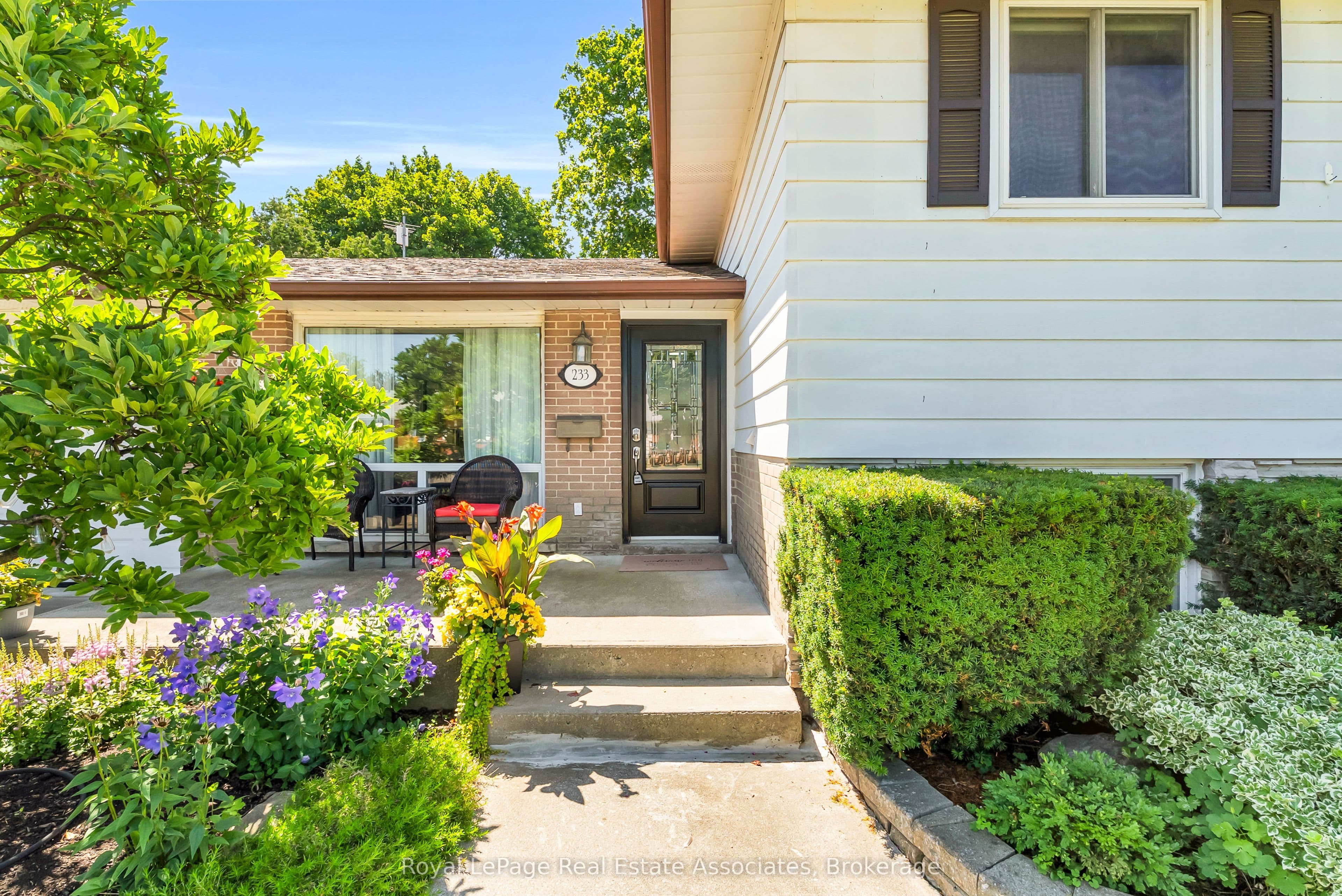 233 Elmore Drive, Halton Hills, ON L7J 1T8