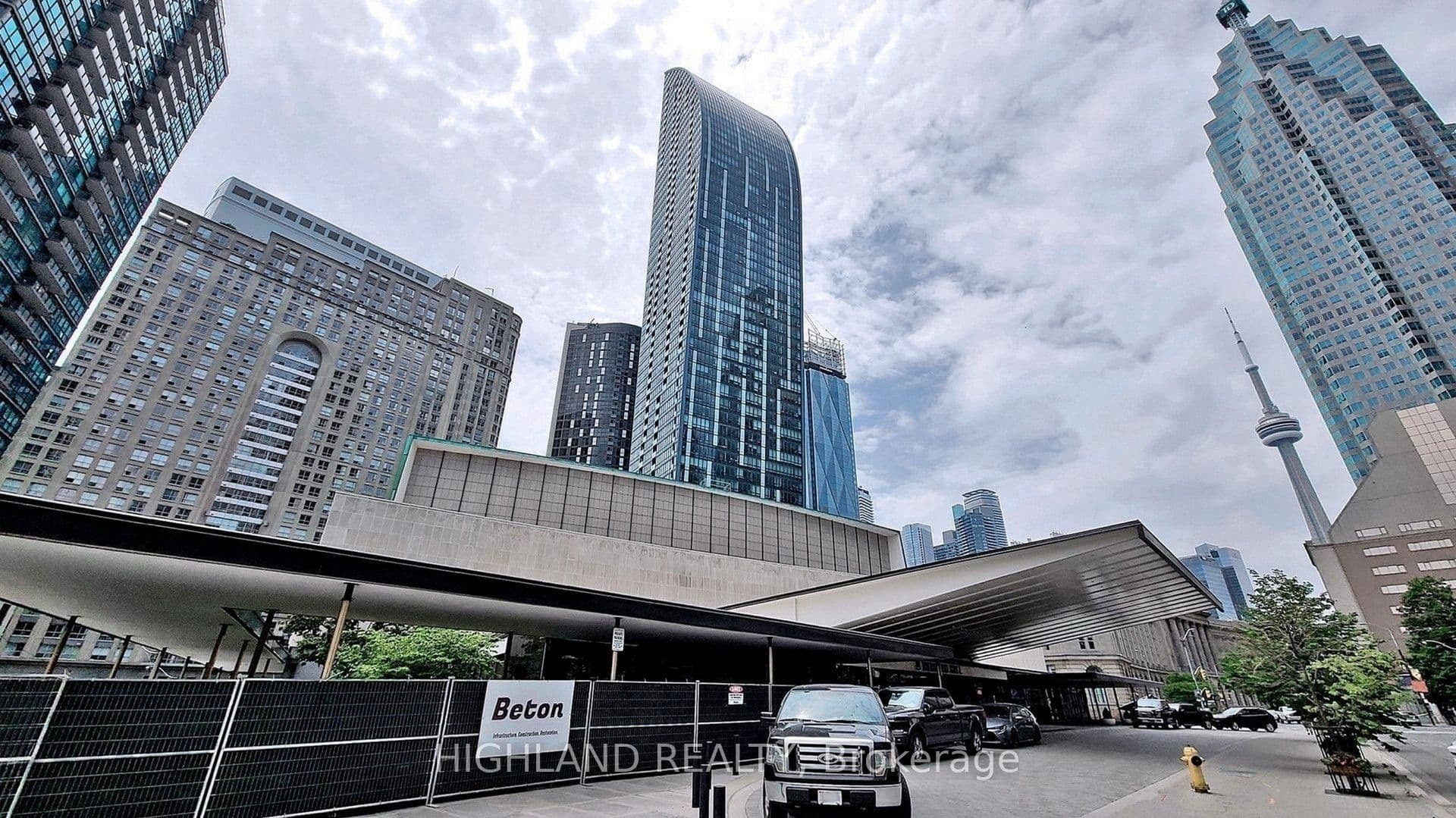 8 The Esplanade 2506, Toronto, ON M5E 0A6