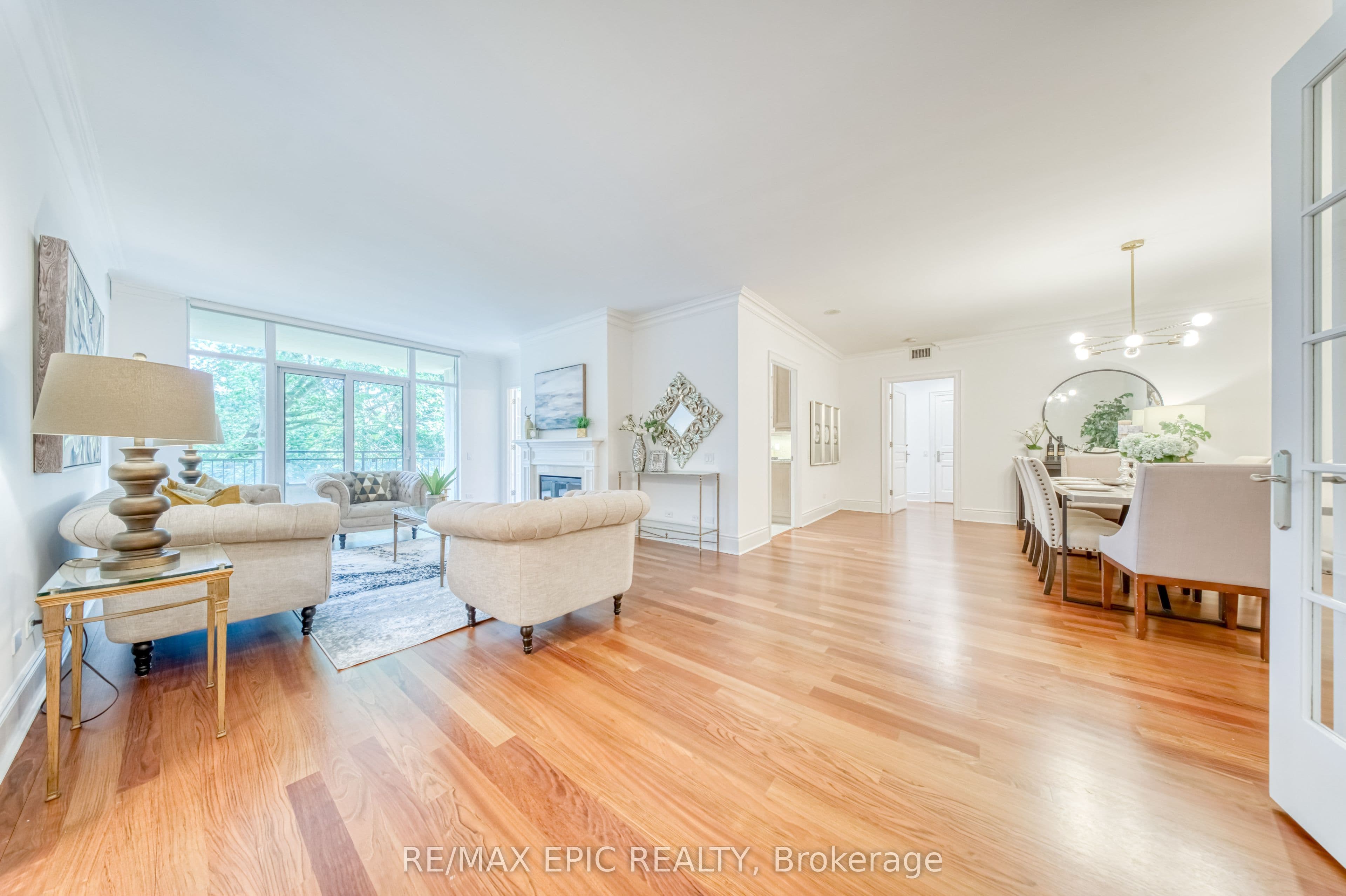 7071 Bayview Avenue 211, Markham, ON L3T 7Y8