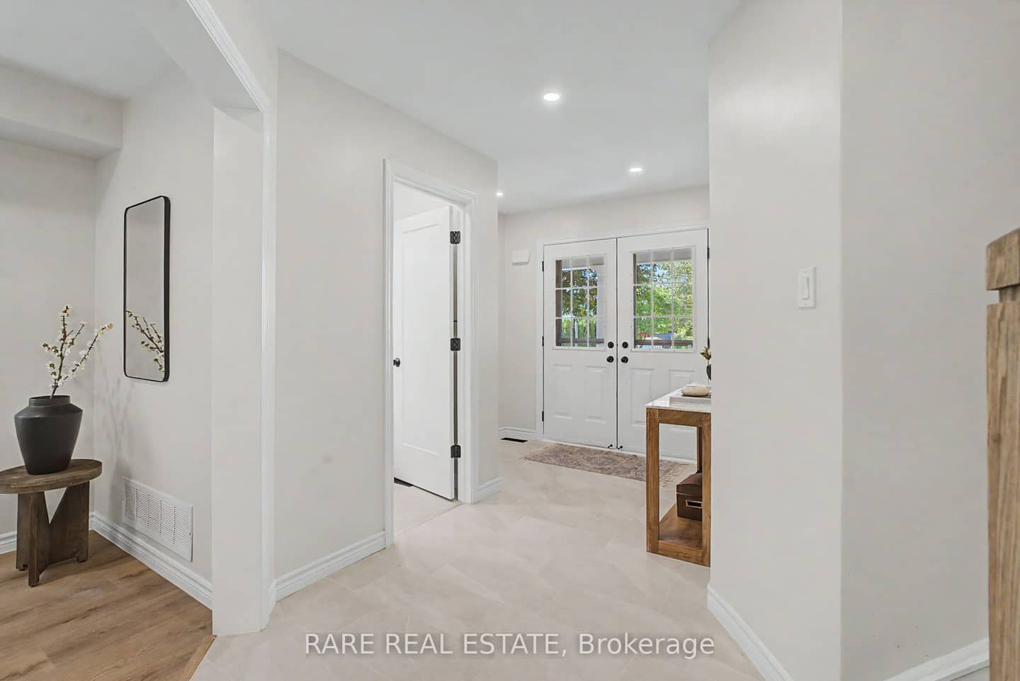 521 Hickory Avenue N, Whitby, ON L1N 9W9
