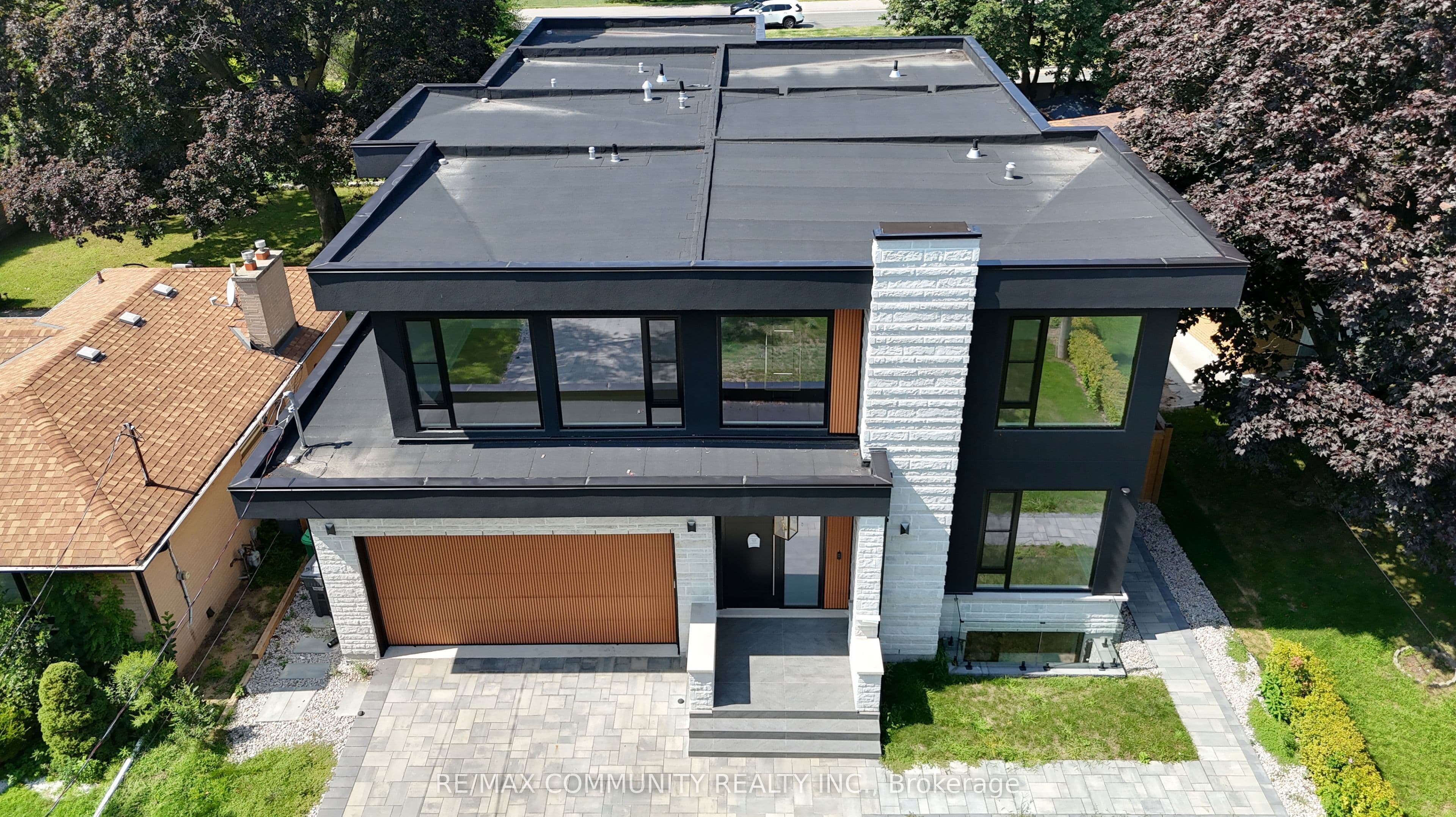 1349 Melton Drive, Mississauga, ON L4Y 1L6