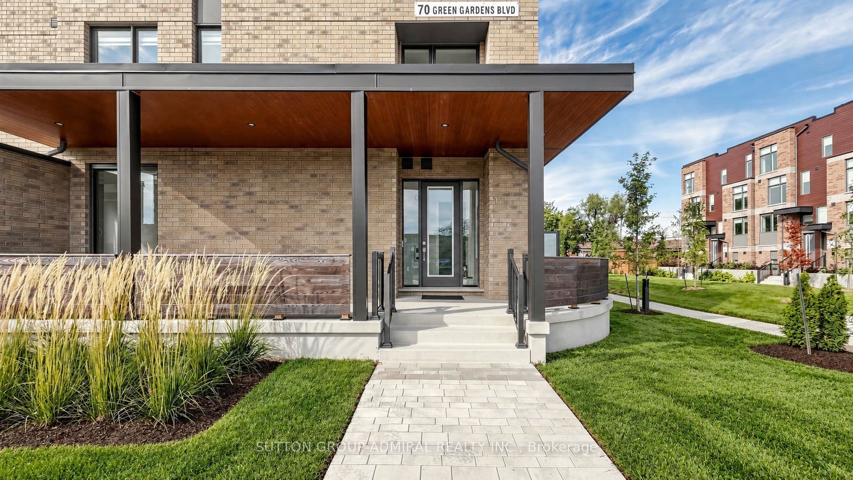 70 Green Gardens Boulevard 1, Toronto, ON M6A 0E6