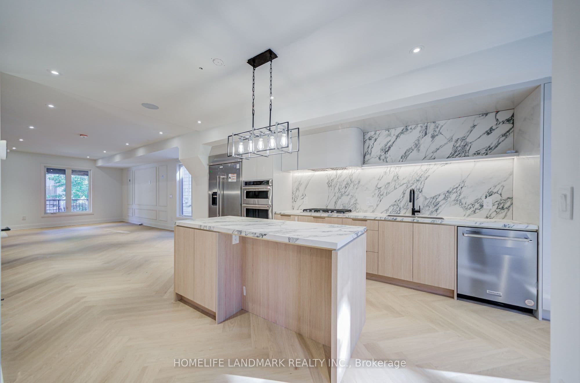 34 Hiawatha Road, Toronto, ON M4L 2X8