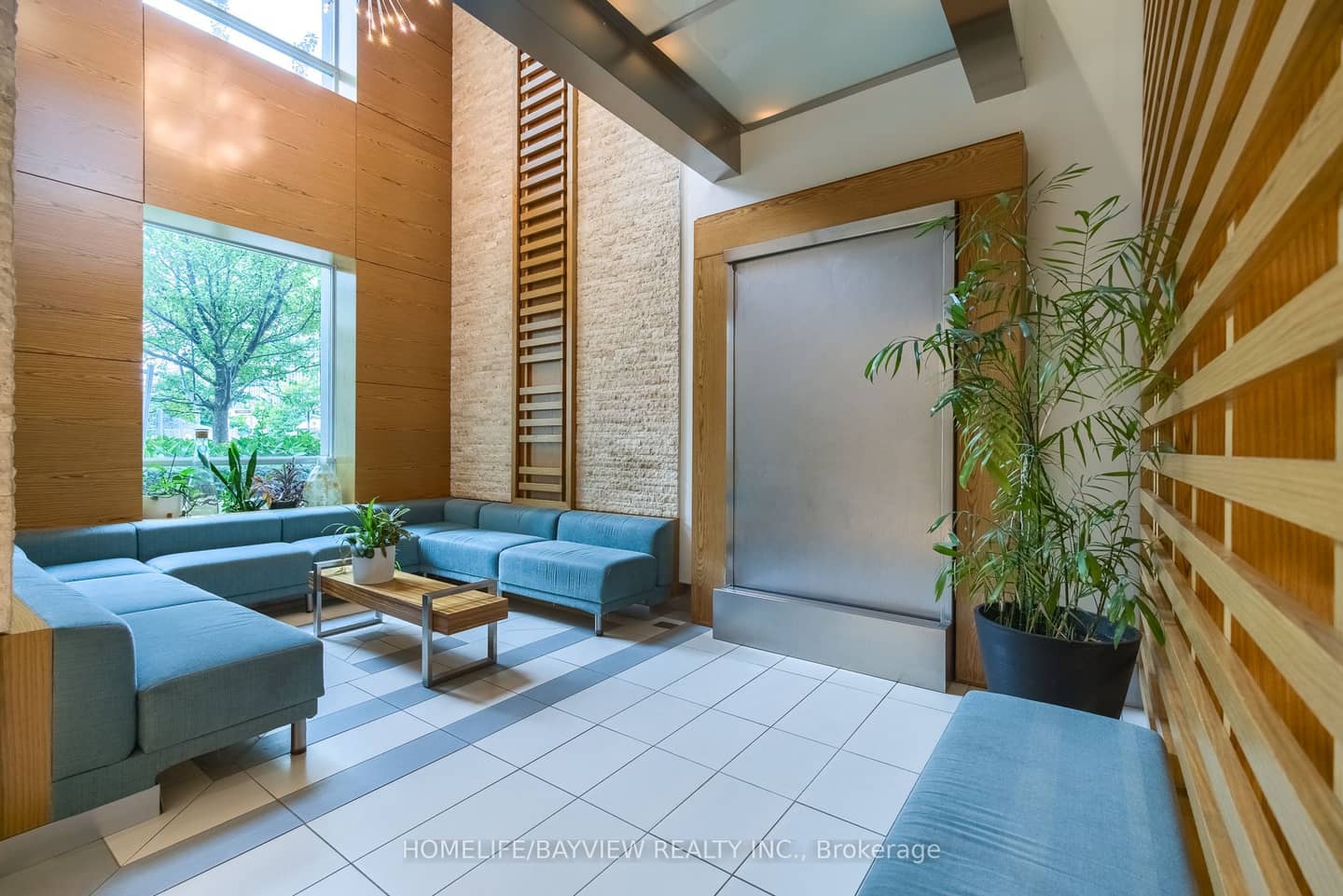 155 Legion Road N 1913, Toronto, ON M8Y 0A7