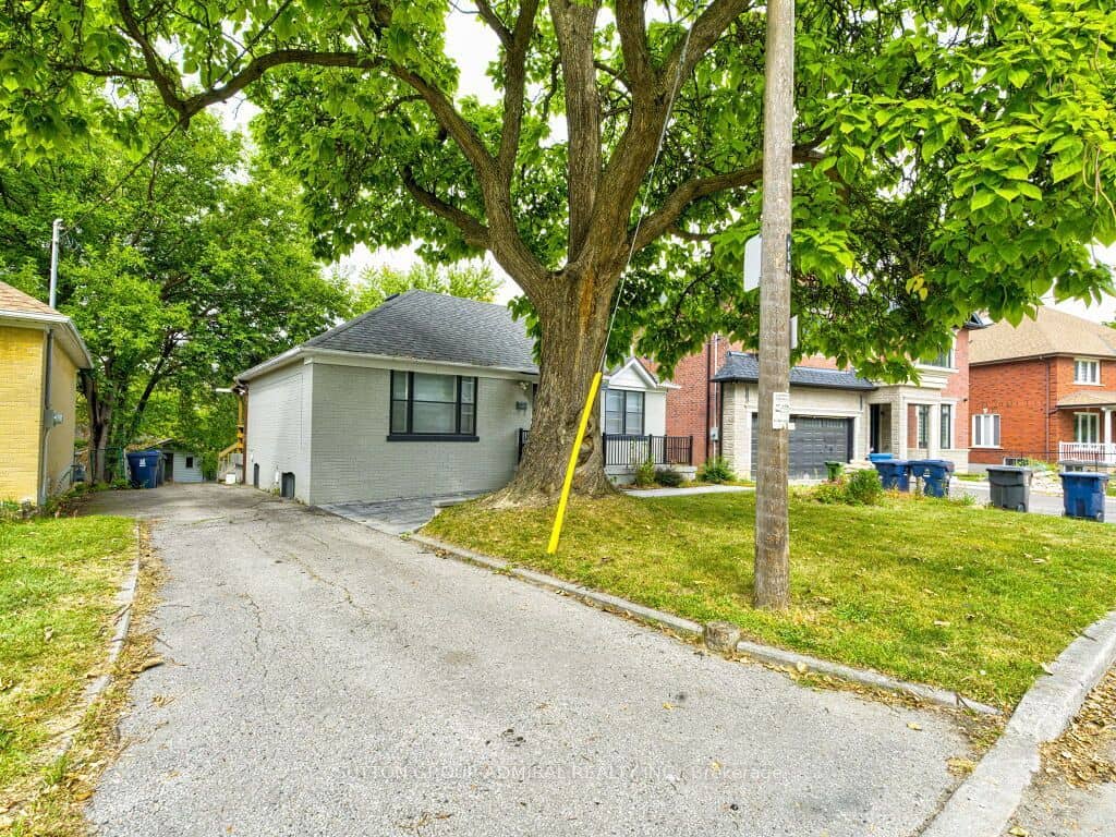 56 Lovilla Boulevard, Toronto, ON M9M 1C5