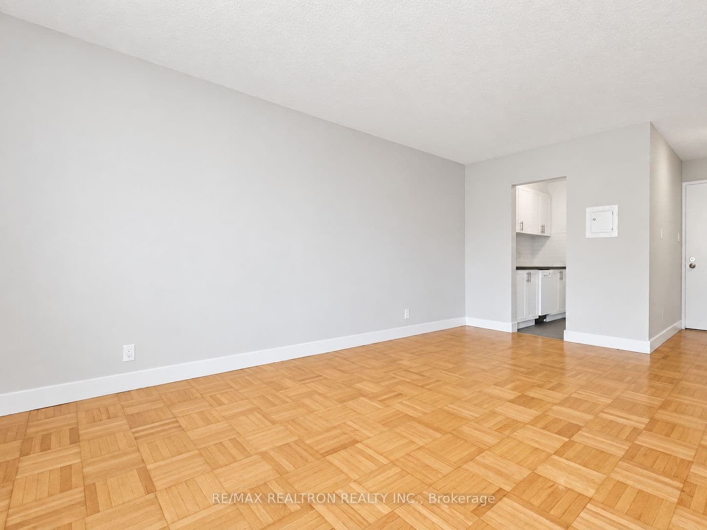 990 Avenue Road 205, Toronto, ON M5P 2K8