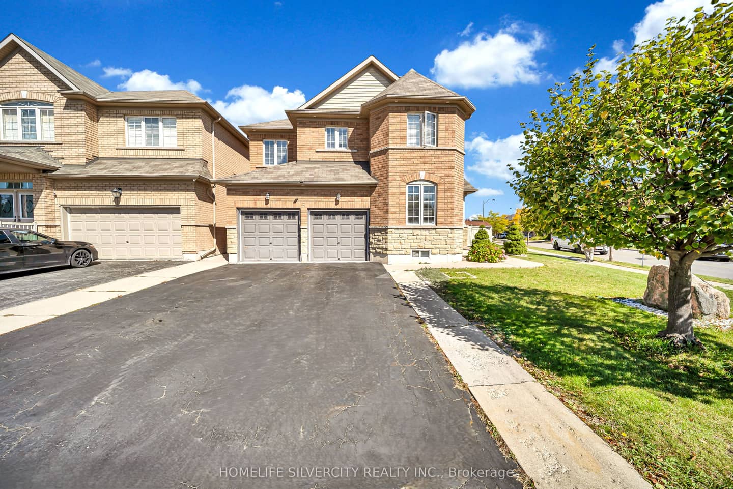 2 Addiscott Street, Brampton, ON L6R 0W1