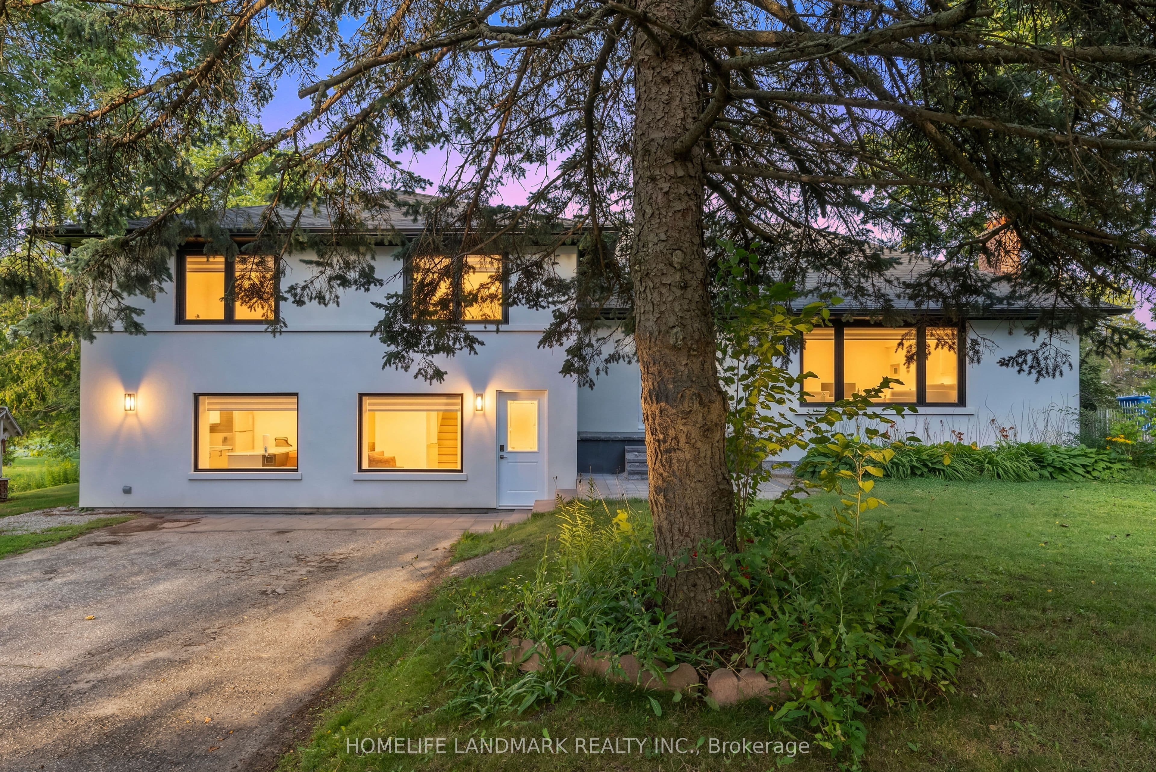 11821 Woodbine Avenue, Whitchurch-Stouffville, ON L0H 1G0
