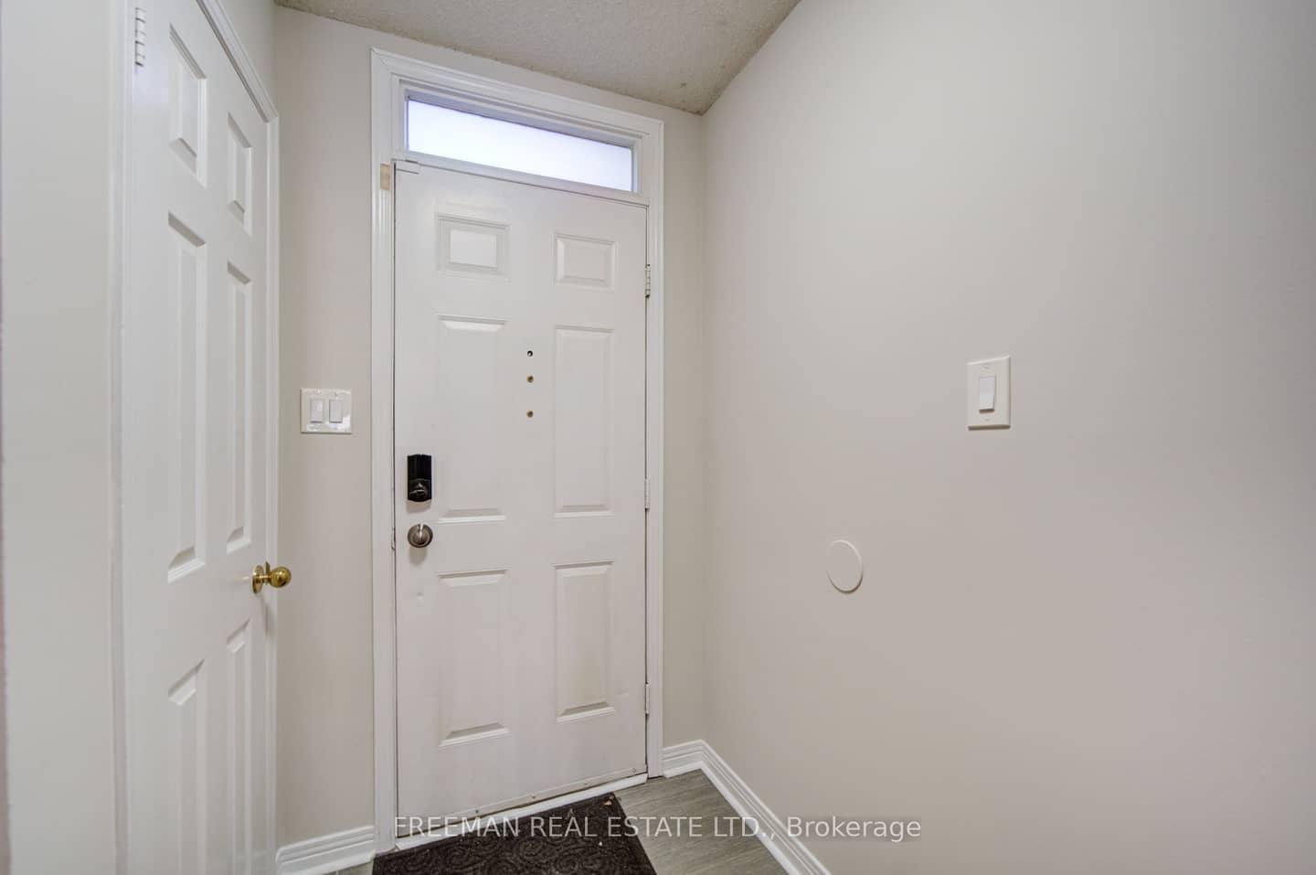 107 Brownstone Circle, Vaughan, ON L4J 7R1