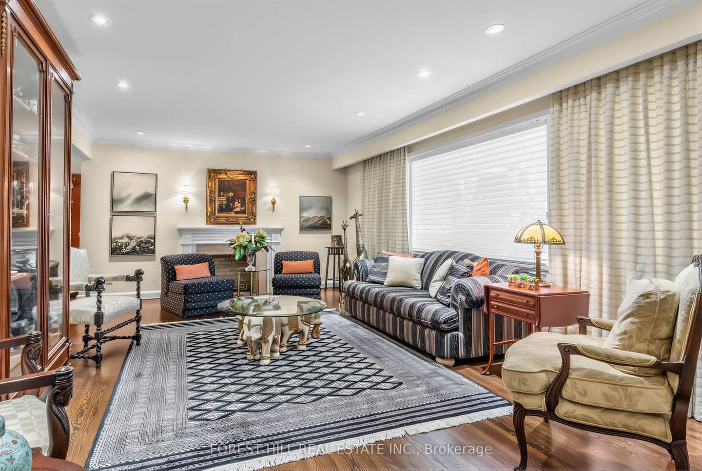 4 Abrams Place, Toronto, ON M2L 1W8