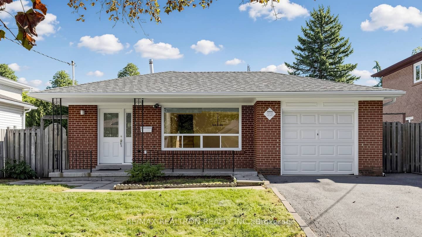 23 Lesgay Crescent, Toronto, ON M2J 2H9